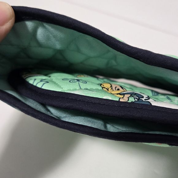 NWT Disney Alice in Wonderland Quilted Double Potholder Pot Holder Oven Mitt - Picture 7 of 9